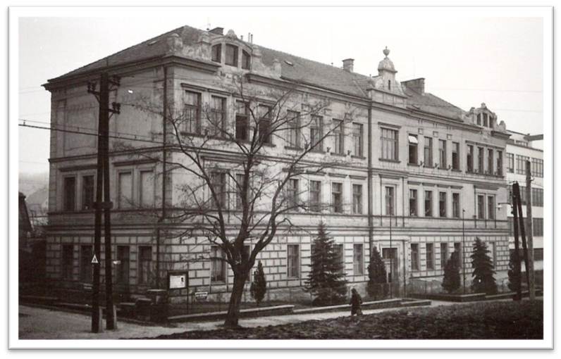 Původní budova školy v Hloubětíně
